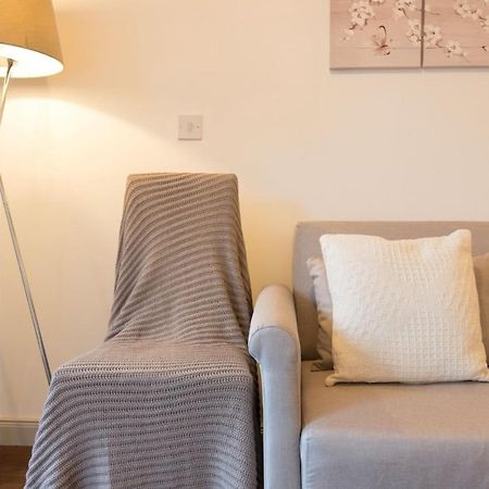 Beautiful 2 Bedroom Property In Borough London Exteriör bild